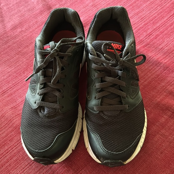 Nike Shoes - Picture 4 of 5